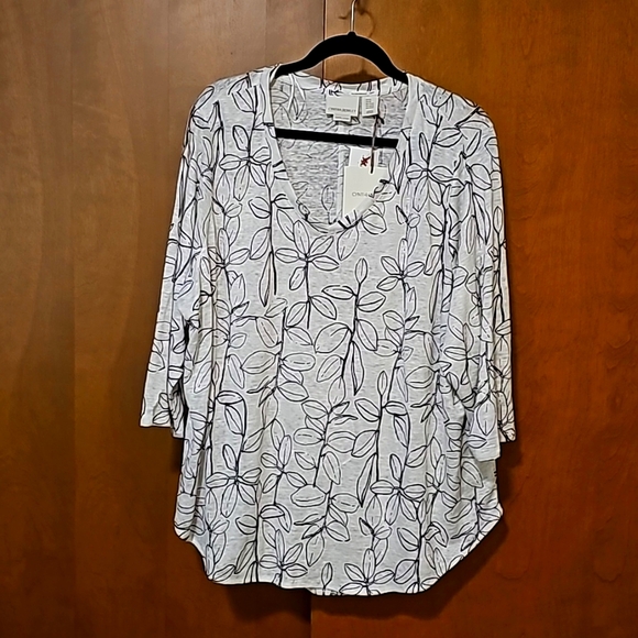 Cynthia Rowley 2X size Vneck - Picture 1 of 5